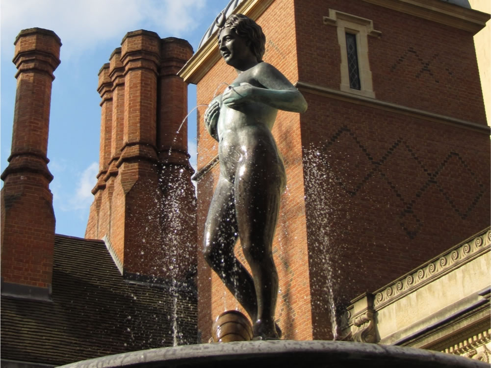 Fountain-Crosby-Hall-Chelsea-London