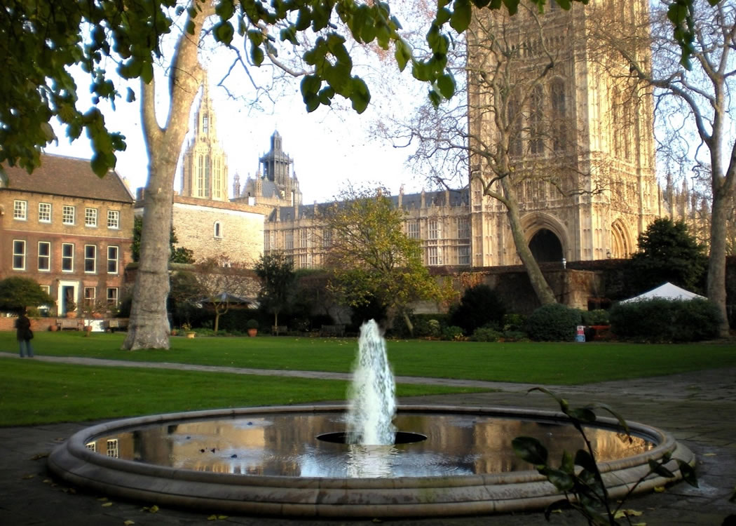 Fountain, Westminster, Abbey, London